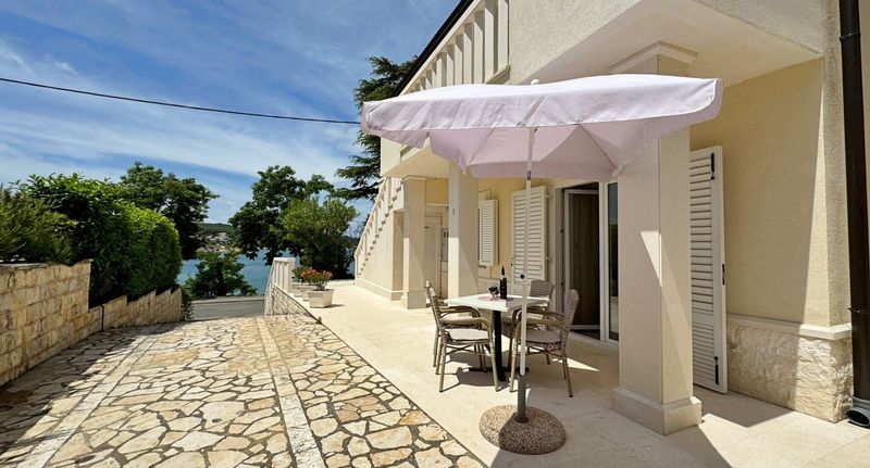 Apartman s klimatizací s terasou pro 3 os. s 1 ložnicí A-18704-c - Apartments By The Sea Šilo, Krk - 18704 Šilo, foto 1