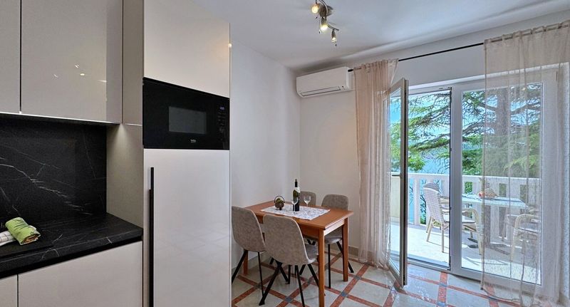 Apartman s klimatizací s terasou pro 4 os. s 1 ložnicí A-18704-d - Apartments By The Sea Šilo, Krk - 18704 Šilo, foto 1
