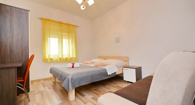"A" Rodinný Apartman pro 5 os. se 2 ložnicemi - Apartmani Antonija Starigrad, foto 1