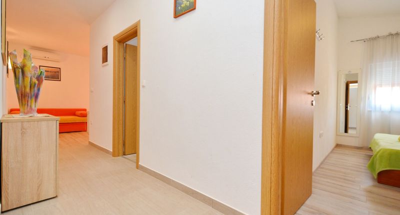 "D" Apartman pro 6 os. se 3 ložnicemi - Apartmani Antonija Starigrad, foto 1