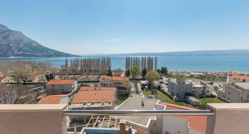 Apartman pro 6 os. se 3 ložnicemi - Apartments Ana Omis, foto 1