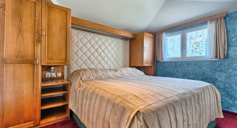 Suita pro 3 os. se 2 ložnicemi s výhledem na řeku s výhledem na hory - Hotel Villa Dvor Omiš, foto 1