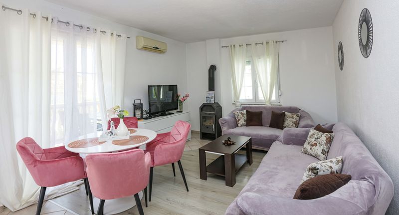 Apartman s klimatizací s terasou pro 4 os. s 1 ložnicí A-13973-a - Apartments With Parking Space Vodice - 13973, foto 1