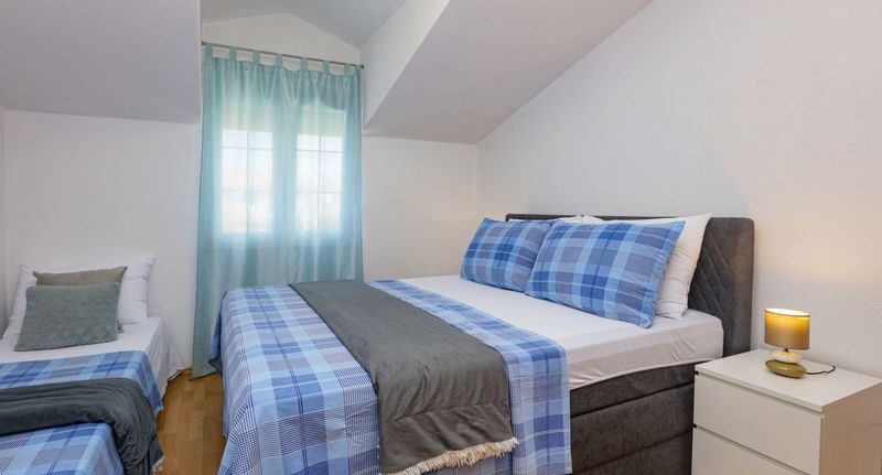 Apartman s klimatizací s terasou pro 4 os. s 1 ložnicí A-13973-b - Apartments With Parking Space Vodice - 13973, foto 1