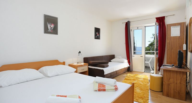 Apartman s klimatizací s balkónem pro 6 os. se 2 ložnicemi A-18218-b - Apartments By The Sea Živogošće - Porat, Makarska - 18218 Živogošće - Porat, foto 1