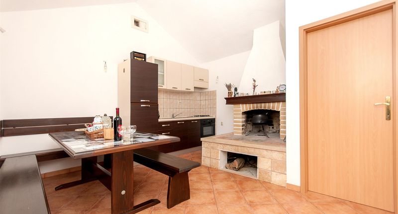 Rekreační dům (jako celek) s manželskou postelí - House Vela Lozna Postira, foto 1