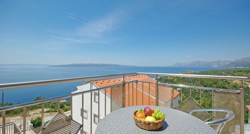 Apartman s klimatizací s balkónem pro 5 os. se 3 ložnicemi A-18911-d - Apartments With Parking Space Krvavica, Makarska - 18911 Krvavica, foto 1