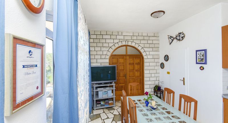 Rekreační dům (jako celek) pro 4 os. - House Mladen Grohote, foto 1