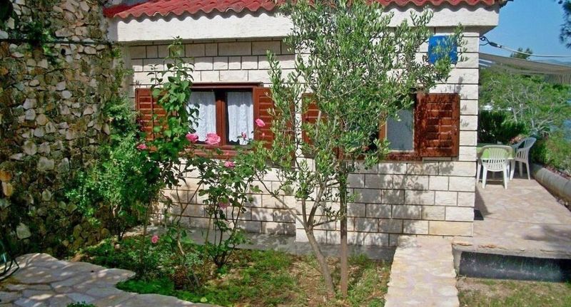 Rekreační dům (jako celek) s manželskou postelí - House Piccolo Okrug Donji, foto 1