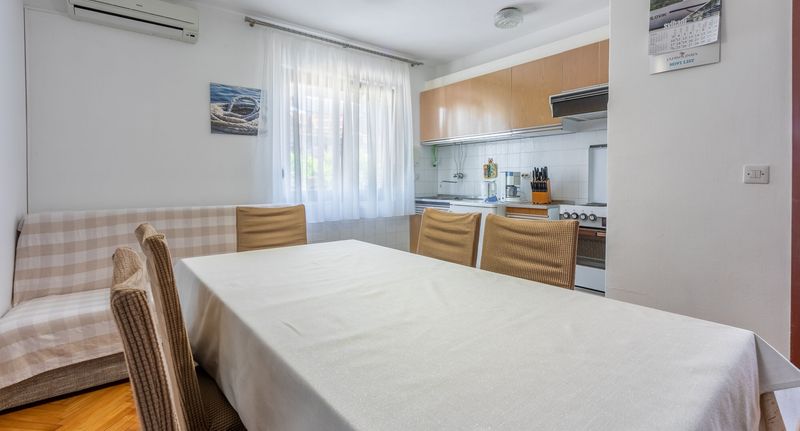 Apartman pro 5 os. se 2 ložnicemi - Apartments Mirena Crikvenica, foto 1
