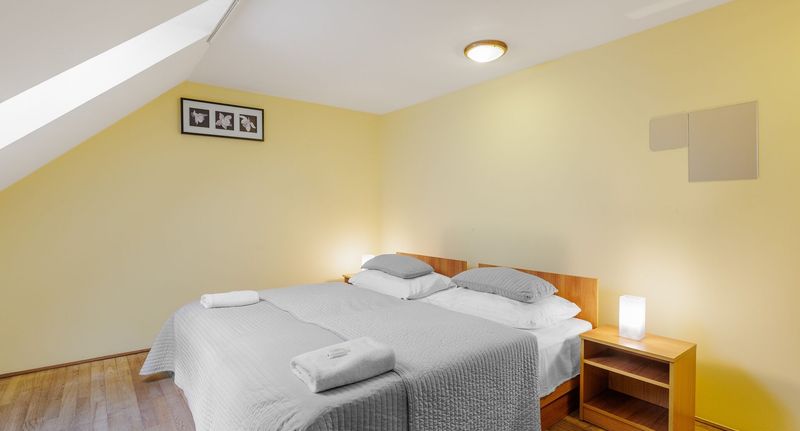Economy Pokoj se společnou koupelnou s manželskou postelí - HOTEL STARÝ PIVOVAR Praha, foto 1