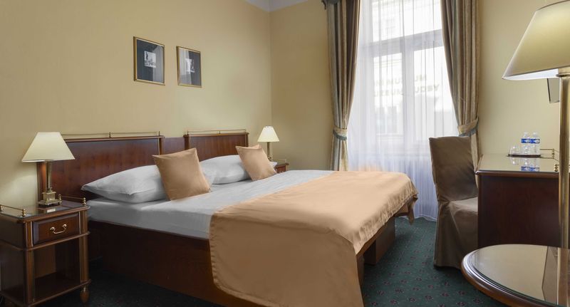 Pokoj se sprchou s manželskou postelí - Hotel William Praha, foto 1