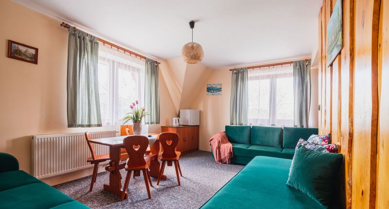Apartman s balkónem pro 5 os. se 2 ložnicemi s výhledem na hory (s možností přistýlky) - Dom Gościnny Miś Bukowina Tatrzańska, foto 1