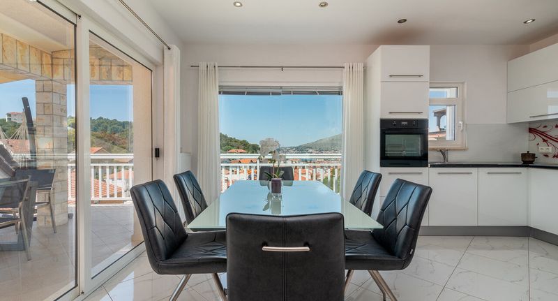 "C" Apartman pro 6 os. se 3 ložnicemi - Apartmani Kapetan Trogir, foto 1