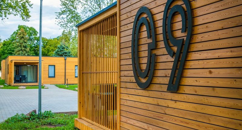 Roubenka (jako celek) s terasou s privátní koupelnou mimo apartmán pro 4 os. (s možností přistýlky) - Zsóry Liget Camping & Resort**** Mezőkövesd, foto 1