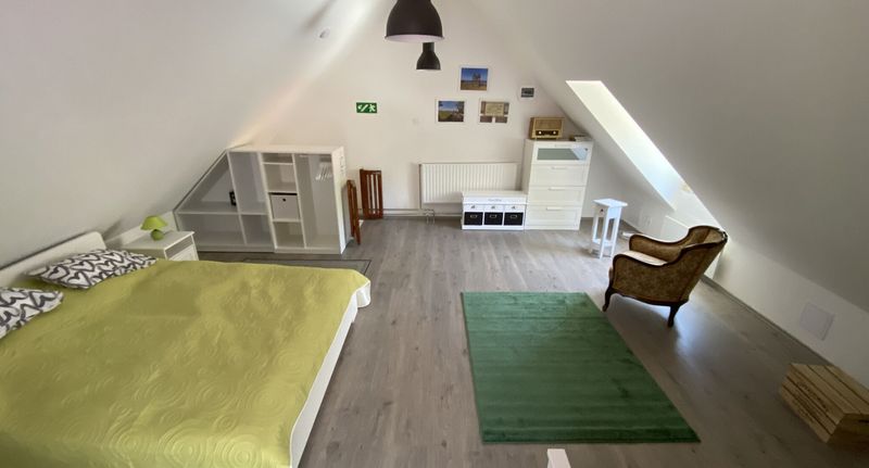 Apartman s klimatizací s privátní koupelnou mimo apartmán pro 5 os. se 2 ložnicemi - Huta-túra 42 Vendégház**** Újhuta, foto 1