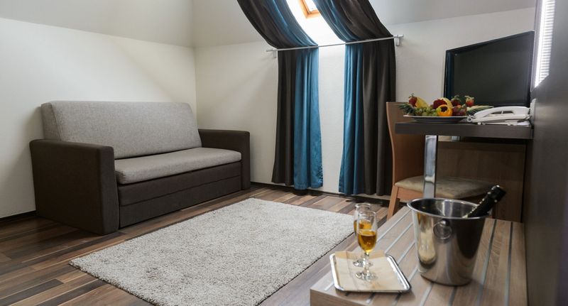 Deluxe Pokoj pro 2 os. v podkroví (s možností přistýlky) - Hotel Villa Völgy Eger, foto 1