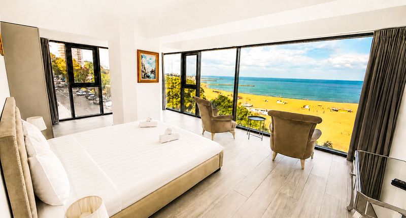 Deluxe Apartman pro 5 os. se 3 ložnicemi s výhledem na moře - Maritimo ApartHotel Constanța, foto 1
