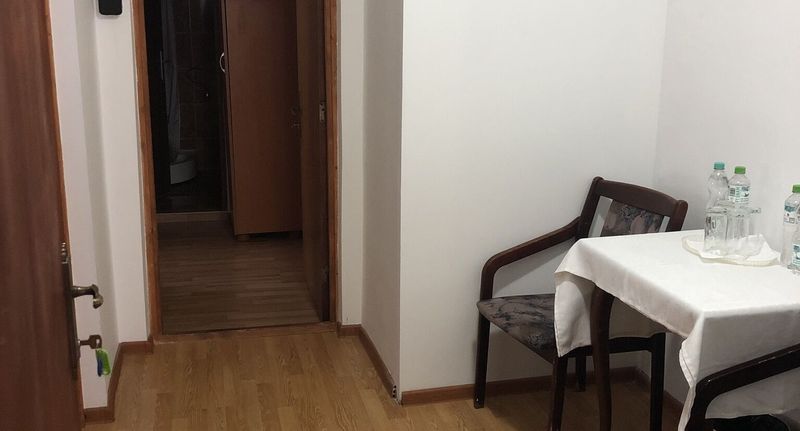 Apartman s balkónem pro 4 os. se 2 ložnicemi na poschodí - Pensiunea Diskret Sovata, foto 1