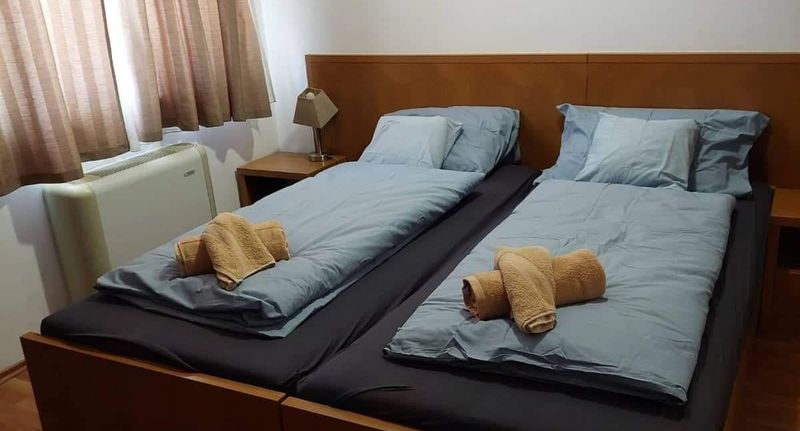 Romantik Apartman (jako celek) s manželskou postelí v podkroví (s možností přistýlky) - Sunrise Apartman Hajdúszoboszló, foto 1