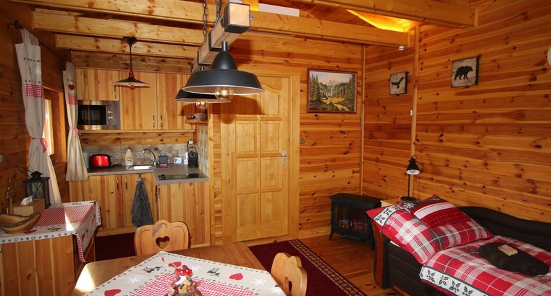 Roubenka (jako celek) s terasou pro 4 os. s výhledem na les - Szajkó Fakuckó*** Tamási, foto 1