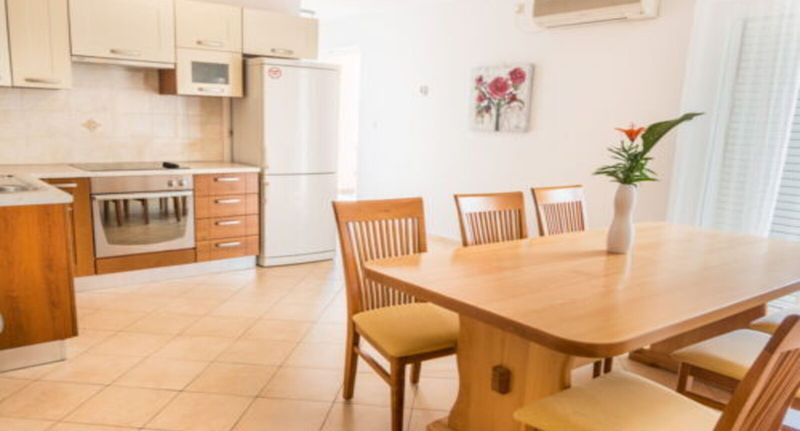 "B" Apartman pro 4 os. se 2 ložnicemi na poschodí (s možností přistýlky) - Apartmani Kristijan Biograd na Moru, foto 1