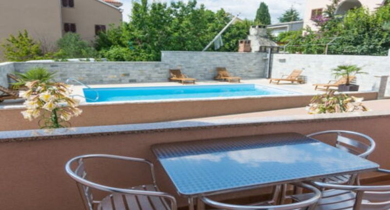 Apartman pro 4 os. se 2 ložnicemi na straně bazénu přízemní (s možností přistýlky) - Apartmani Kristijan Biograd na Moru, foto 1