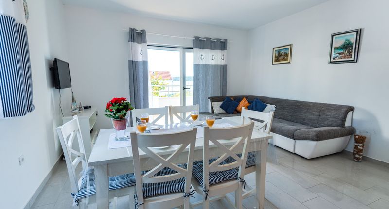 "C" Apartman pro 4 os. se 2 ložnicemi s výhledem na moře - Villa Croatica Zaboric, foto 1