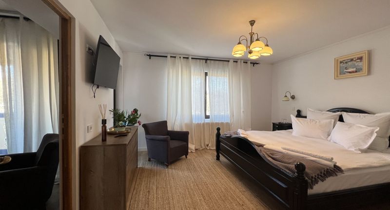 Apartman s balkónem s koupelnou pro 4 os. se 2 ložnicemi - Casa de oaspeți Blaje Breaza, foto 1