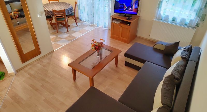 Apartman s terasou pro 2 os. s 1 ložnicí na přízemí (s možností přistýlky) - Garda Wellness Apartmanház Hévíz, foto 1