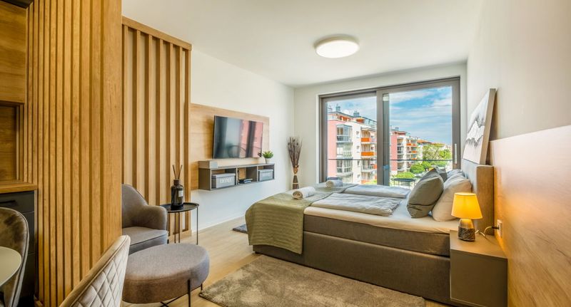 Studio Apartman (jako celek) s manželskou postelí s výhledem na jezero - Coral Premium Suite Apartment Siófok, foto 1