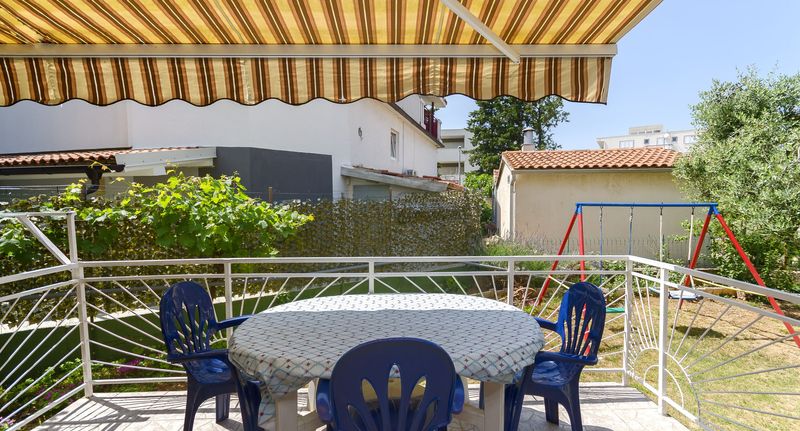 Apartman pro 6 os. se 3 ložnicemi - Apartment Milena Srima, foto 1