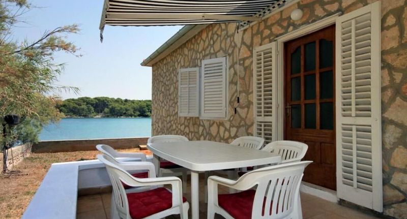 Apartman pro 5 os. se 3 ložnicemi - Apartment Apartmani Nataša Ugljan, foto 1