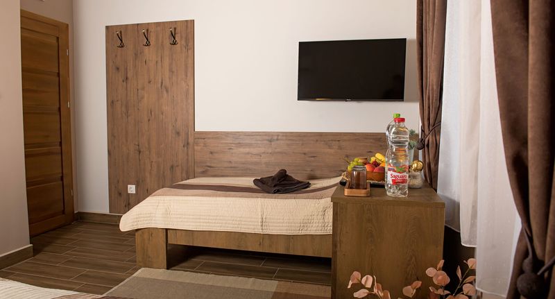Apartman pro 5 os. se 2 ložnicemi s výhledem na město na poschodí - eHotel Panzió Esztergom, foto 1