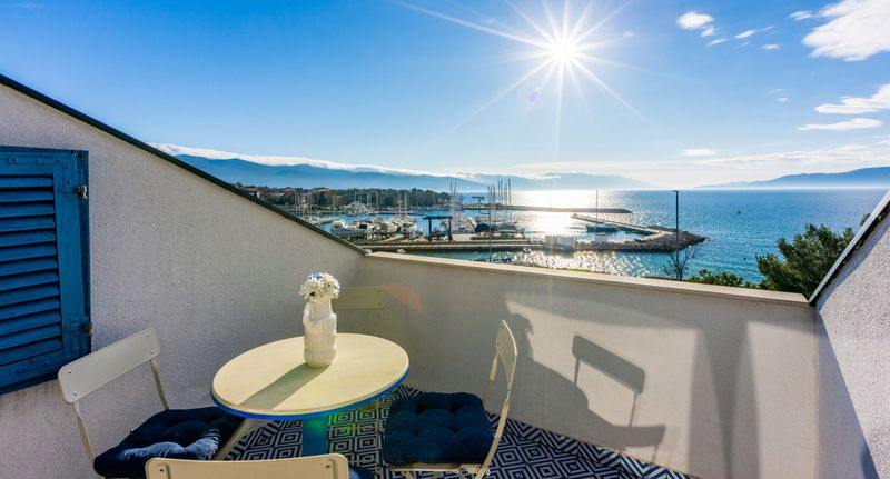 Apartman s balkónem pro 3 os. s 1 ložnicí s výhledem na moře - Apartmani Zoricic Novi Vinodolski, foto 1