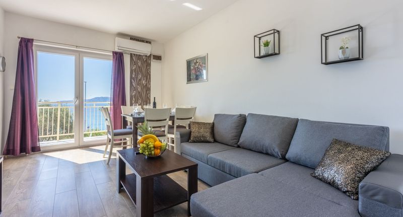 Apartman pro 4 os. se 2 ložnicemi s výhledem na moře na poschodí - Apartmani Brzica Novi Vinodolski, foto 1