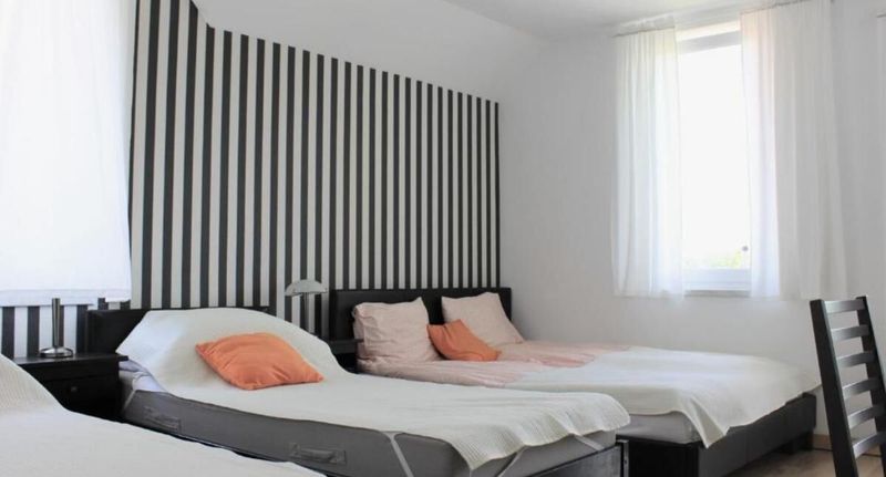 Komfort Pokoj pro 4 os. s výhledem do zahrady - Villa Happy Rose Dąbki, foto 1