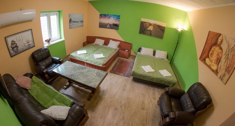 Apartman s balkónem pro 4 os. s 1 ložnicí - Müller's 2 Panzió Siófok, foto 1