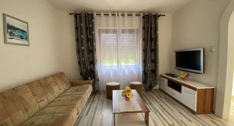 Apartman pro 5 os. se 3 ložnicemi - Apartment Vito Povile, foto 1