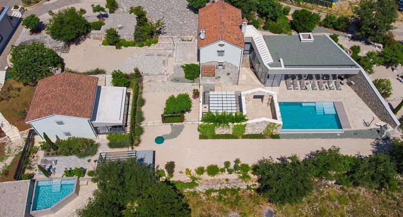 Apartman s klimatizací s terasou pro 10 os. se 4 ložnicemi K-19311 - Family Friendly House With A Swimming Pool Bajčići, Krk - 19311 Bajčići, foto 1
