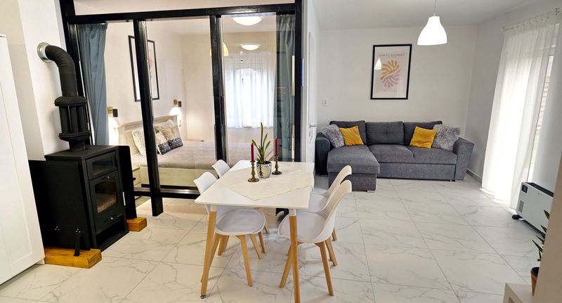 Superior Apartman pro 4 os. se 2 ložnicemi přízemní - Tókert Fogadó Nagymányok, foto 1