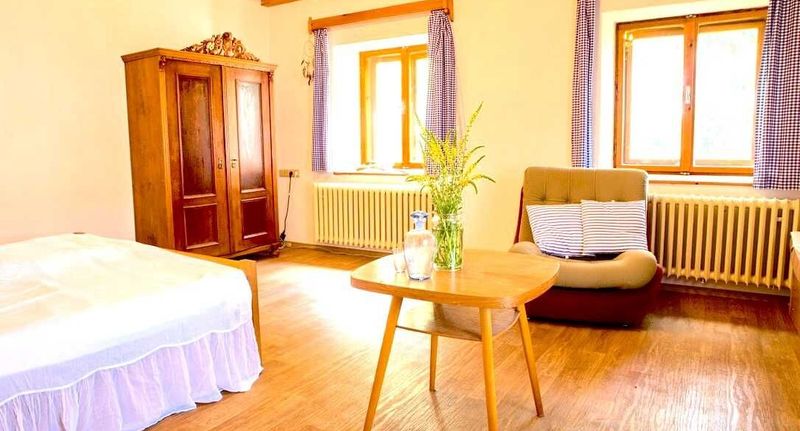 Apartman se sprchou s vlastní kuchyňkou pro 5 os. - Šafářův statek Hrachoviště, foto 1