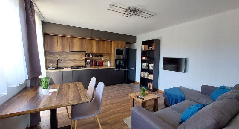 Rodinný Apartman s vanou pro 4 os. se 2 ložnicemi - Paradiso Apartmanház Gyula, foto 1
