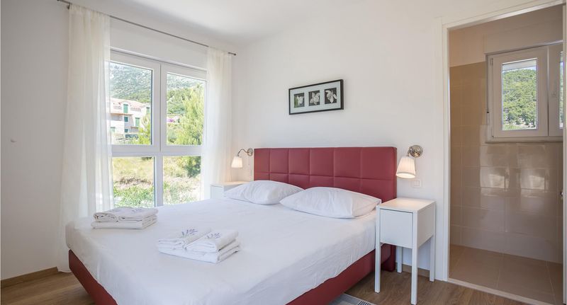 Chata (jako celek) pro 12 os. - Vendégház Bol - CDB763, foto 1