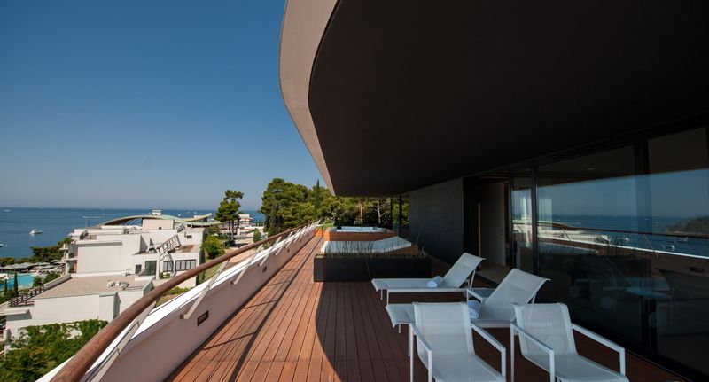 Suita pro 4 os. se 2 ložnicemi s výhledem na moře na poschodí - Lone Hotel by Maistra Collection Rovinj, foto 1