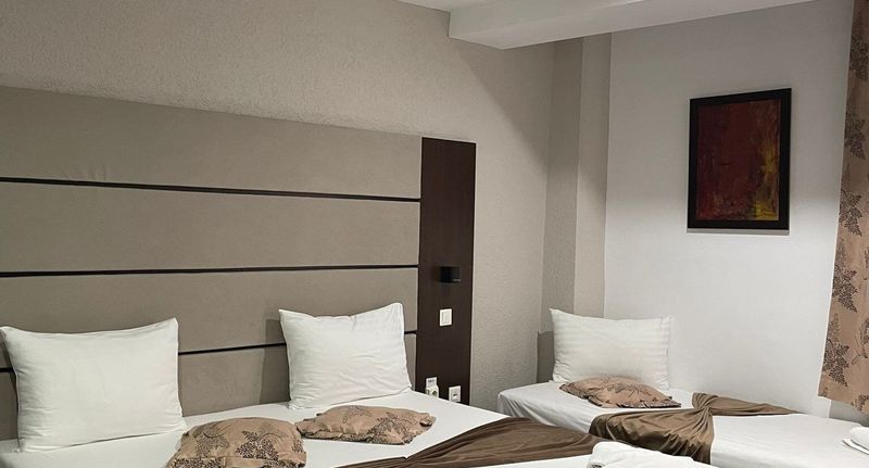Pokoj pro 3 os. - Hotel Răzvan București, foto 1