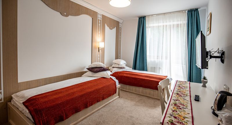 Twin Pokoj s balkónem pro 2 os. - Monti Chalet Poiana Brașov, foto 1