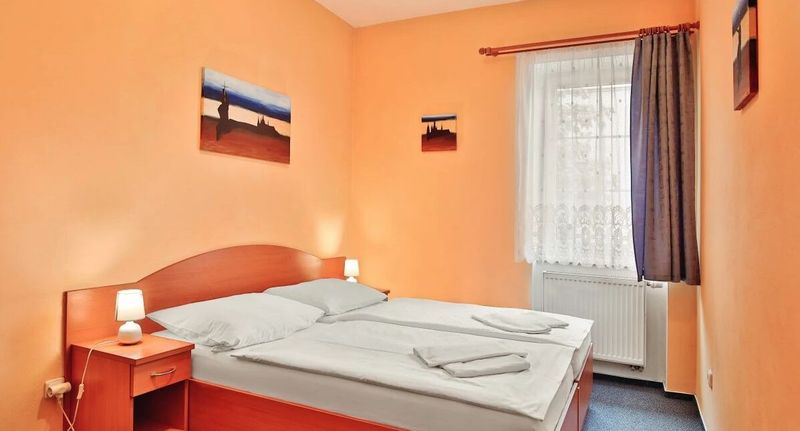 Standard Pokoj s koupelnou pro 2 os. - Hotel Attic Praha, foto 1