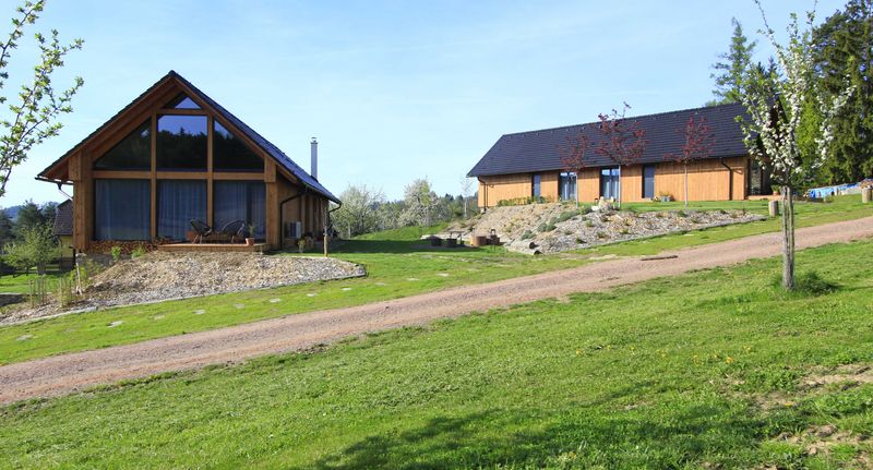 Apartman s klimatizací s privátní koupelnou mimo apartmán pro 6 os. se 3 ložnicemi (s možností přistýlky) - Na Smrčku Býšovec, foto 1