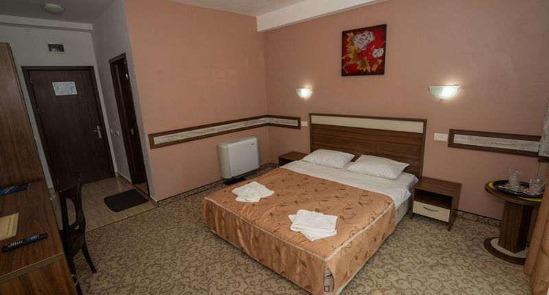 Pokoj s balkónem s manželskou postelí - Hotel Laguna Mangalia, foto 1